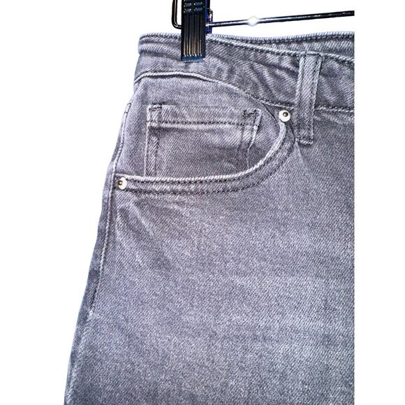 Stylish Black Distressed Women Jeans - Picture 4 of 12